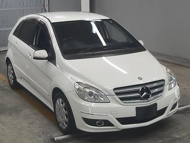 18 Mercedes benz B class 245232 2011 г. (ZIP Tokyo)